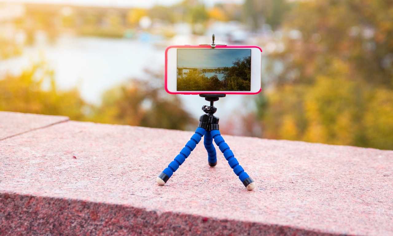 Why Tripod Stand Has Three Legs?