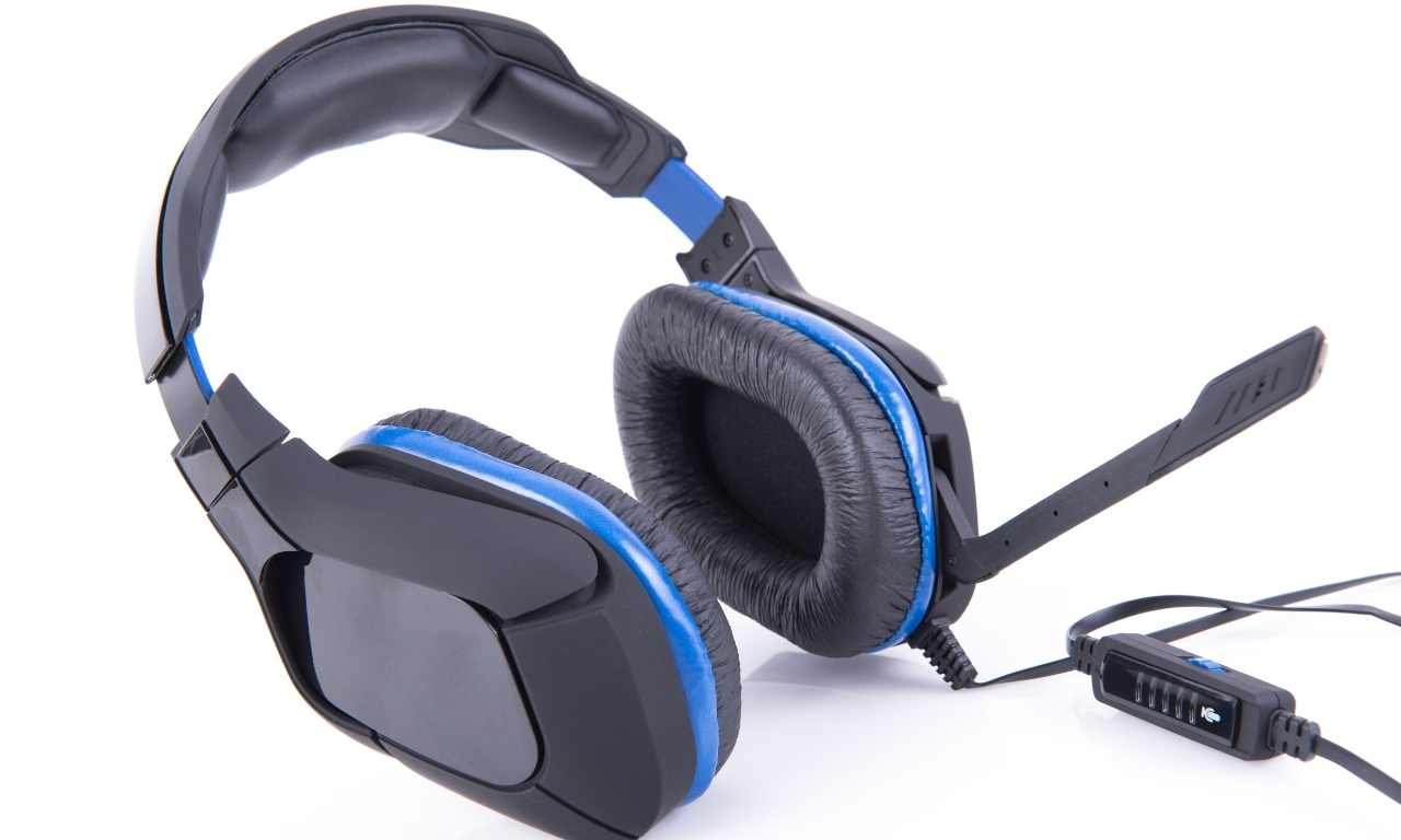 gaming headphone with microphone